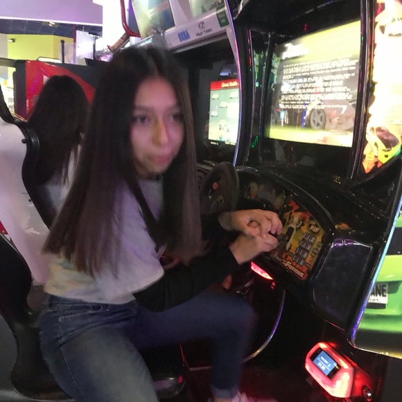 Meet your Posher, Desiree - Picture 1 of 1